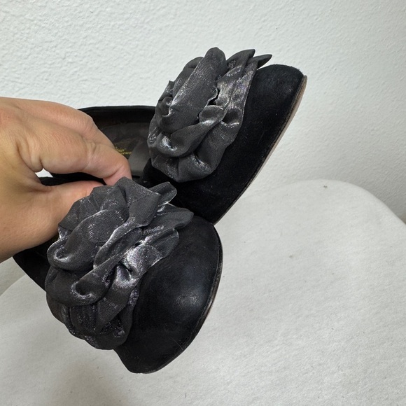 Sesto Meucci of Florence Silver Flower Black Suede Almond Toe Heeled Pump 10B - Picture 3 of 16